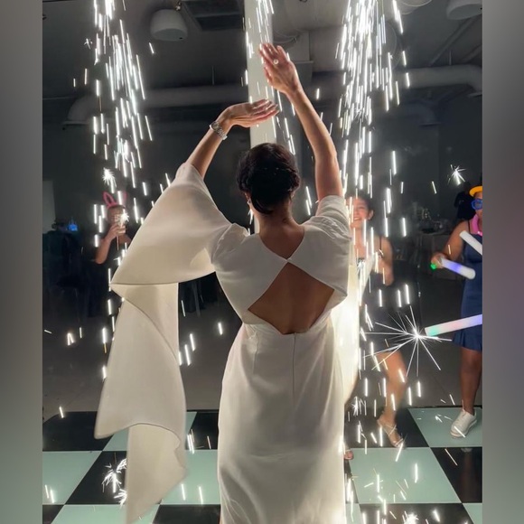 Karen Millen white long sleeve gown (make an offer) - Picture 6 of 8